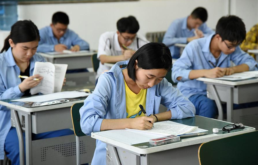 高考前的3次模拟考未过400分，考本科还有望吗？听听班主任的回答