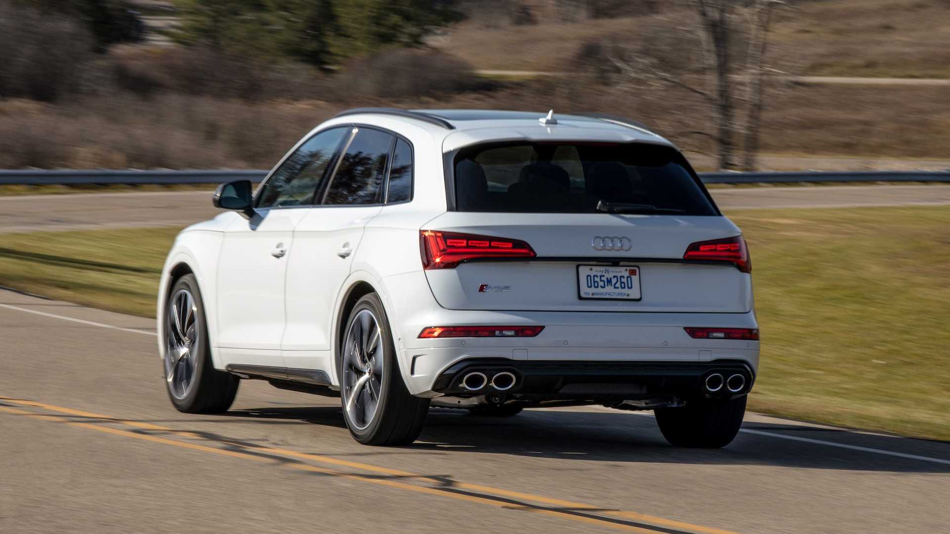 新款奥迪Q5高性能版，3.0T+V6引擎，海外售价约35万元