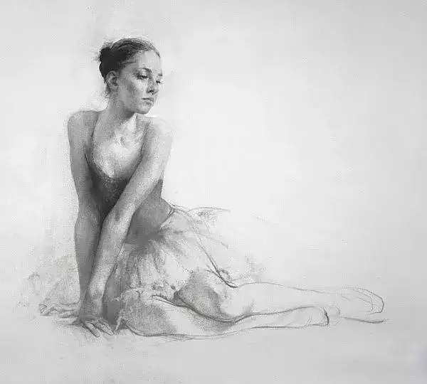 列宾美术学院素描作品，带你走进那个世界，对美另类的诠释