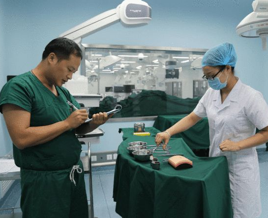 未来十年很吃香的3个专业，工资高、待遇好，选对了“钱途无量”