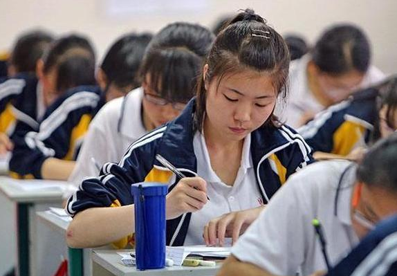 重点高中排名公布，“衡水中学”跌落前三，衡水中学到底行不行？