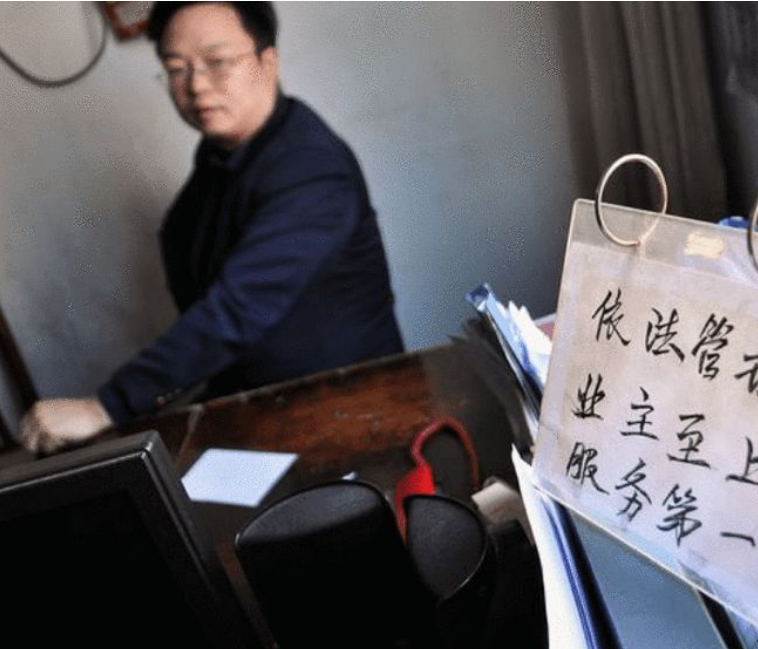 91年长沙高考状元张晓勇，清华毕业选择当保安，是无能还是无奈？