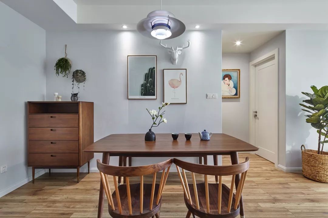 親子住宅97㎡北歐風新家，客廳分分鐘變身圖書館，一個溫馨舒適的閱讀之家