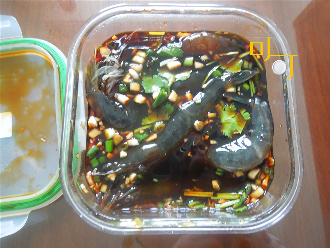 生腌虾的做法（活虾腌三天打开异香扑鼻一口一个停不下来）