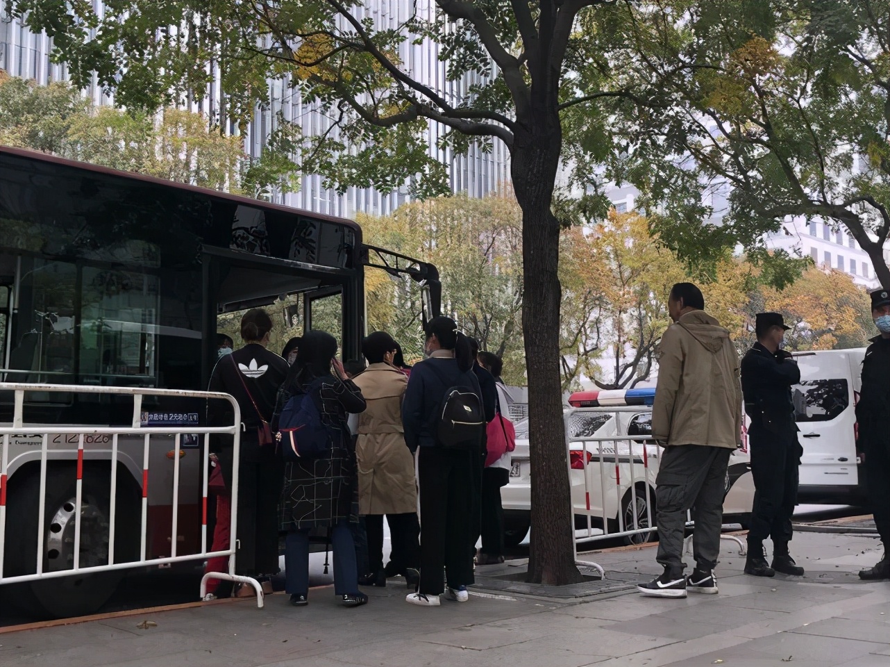 优胜爆雷：员工曝去年资金链就出问题，家长月初被忽悠续费2万