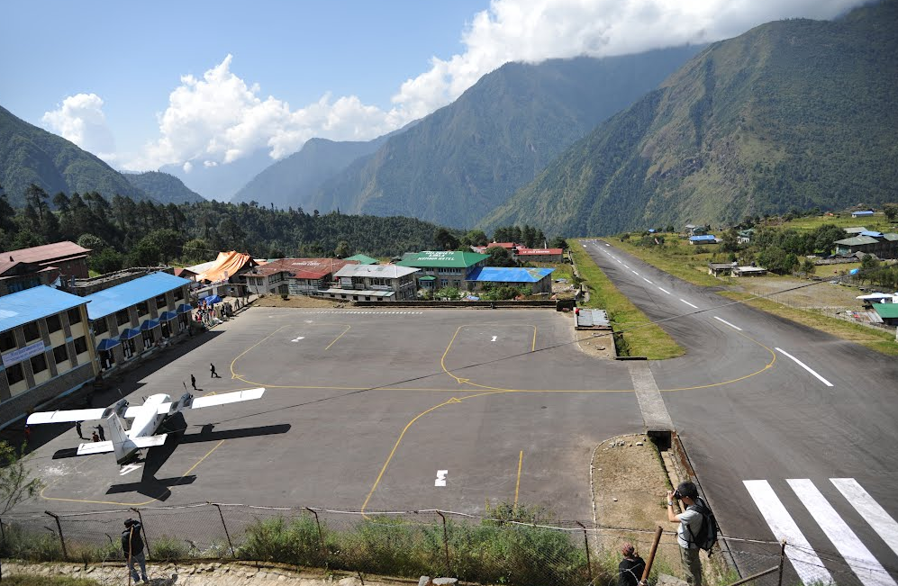 卢卡拉机场(世界上最危险机场之一尽头是悬崖)