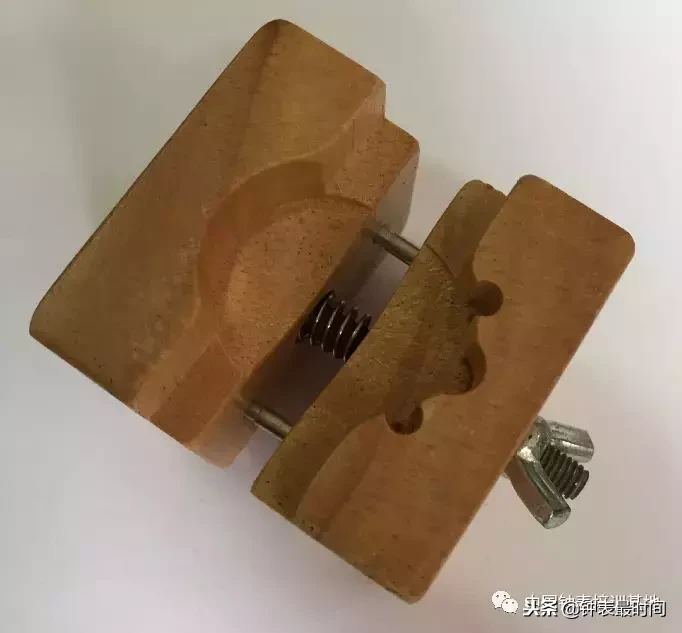 开一家钟表维修店需要什么？