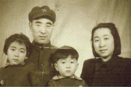 十大元帅和他们的夫人相差几岁：叶剑英相差30岁，林彪相差9岁