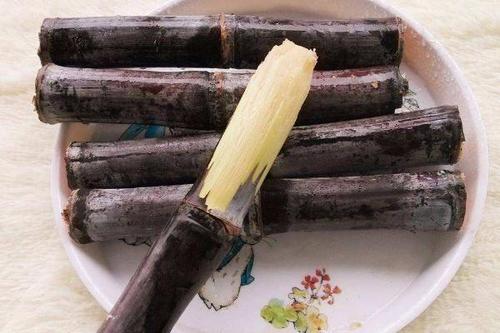 夏季吃水果的人要注意，最没有“好处”的甘蔗，除了糖没什么营养