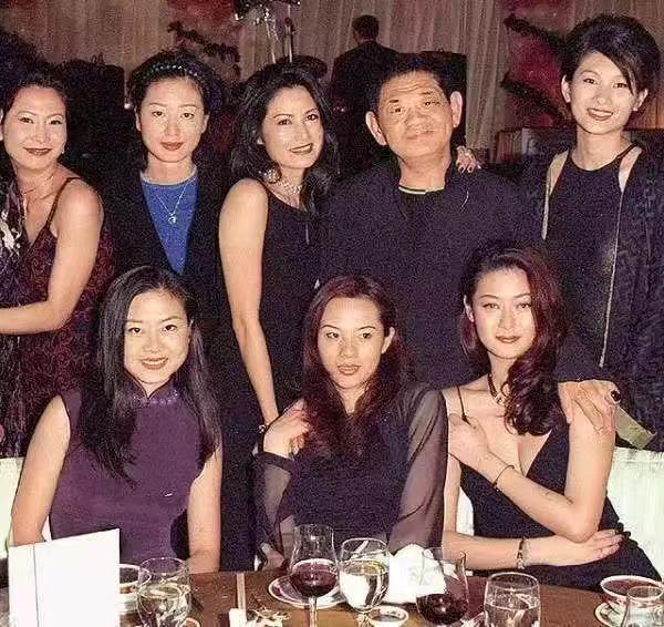 陈宝莲：为亲情，被母卖身成艳星，为爱情，29岁产子后跳楼自杀