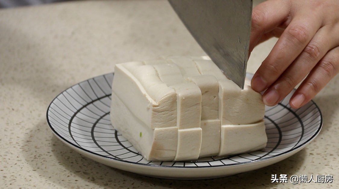 豆腐遇到它就这样炖，好吃极了，营养丰富，又鲜又嫩