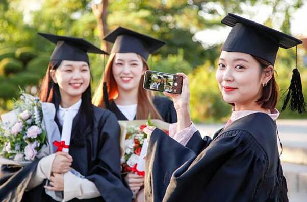 985、211大学到底哪好？毕业生说出3点优势，普通大学确实比不了