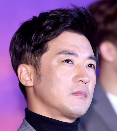 韩国影星系列——韩国最具独特魅力的男演员:安在旭