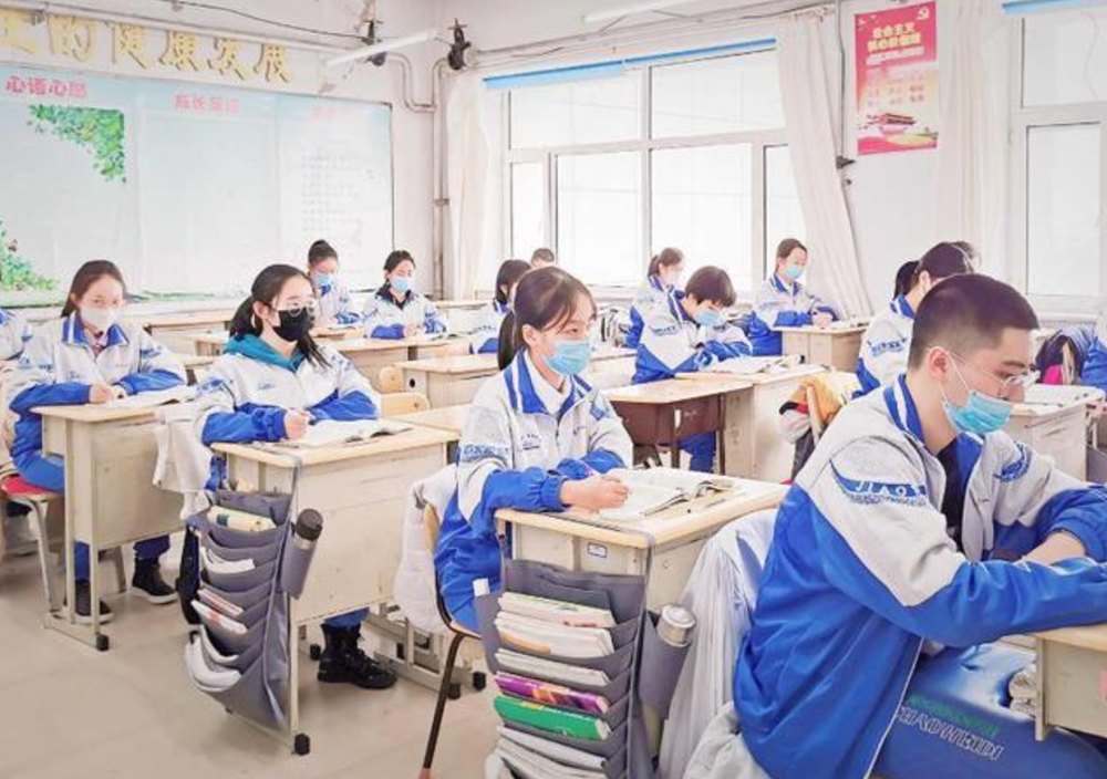 语文为何这样难，高考状元不过140分？网友：得语文者得天下