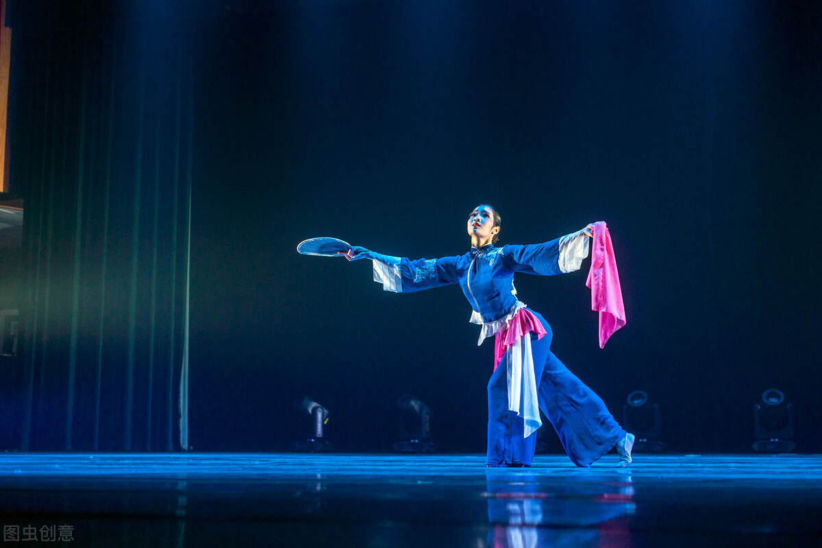 2022届艺术生如何备考南京艺术学院，艺术类专业录取分数线分析