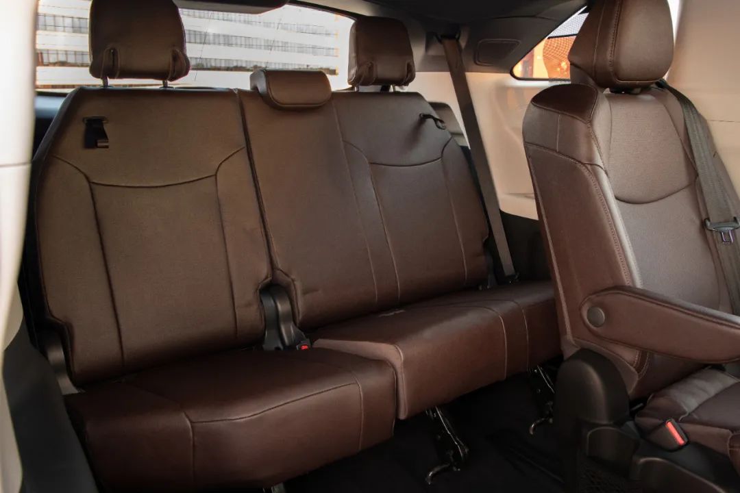 丰田赛那对比起亚嘉华：谁是最佳家用MPV？