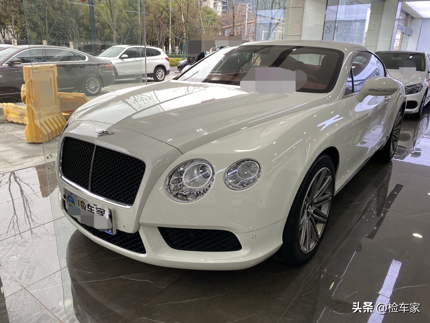 奢华轿跑，才开两万公里贬值130万，168万买台宾利欧陆GT划算吗？