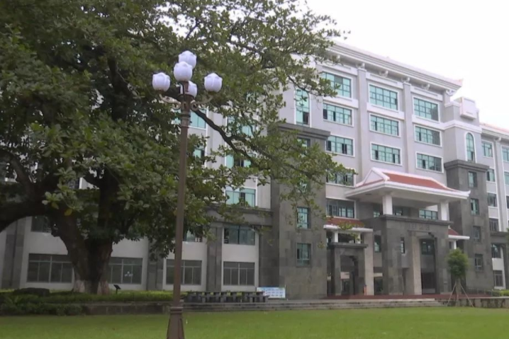 学霸云集！海南这4所重点高中，直通985大门，榜首人气很高