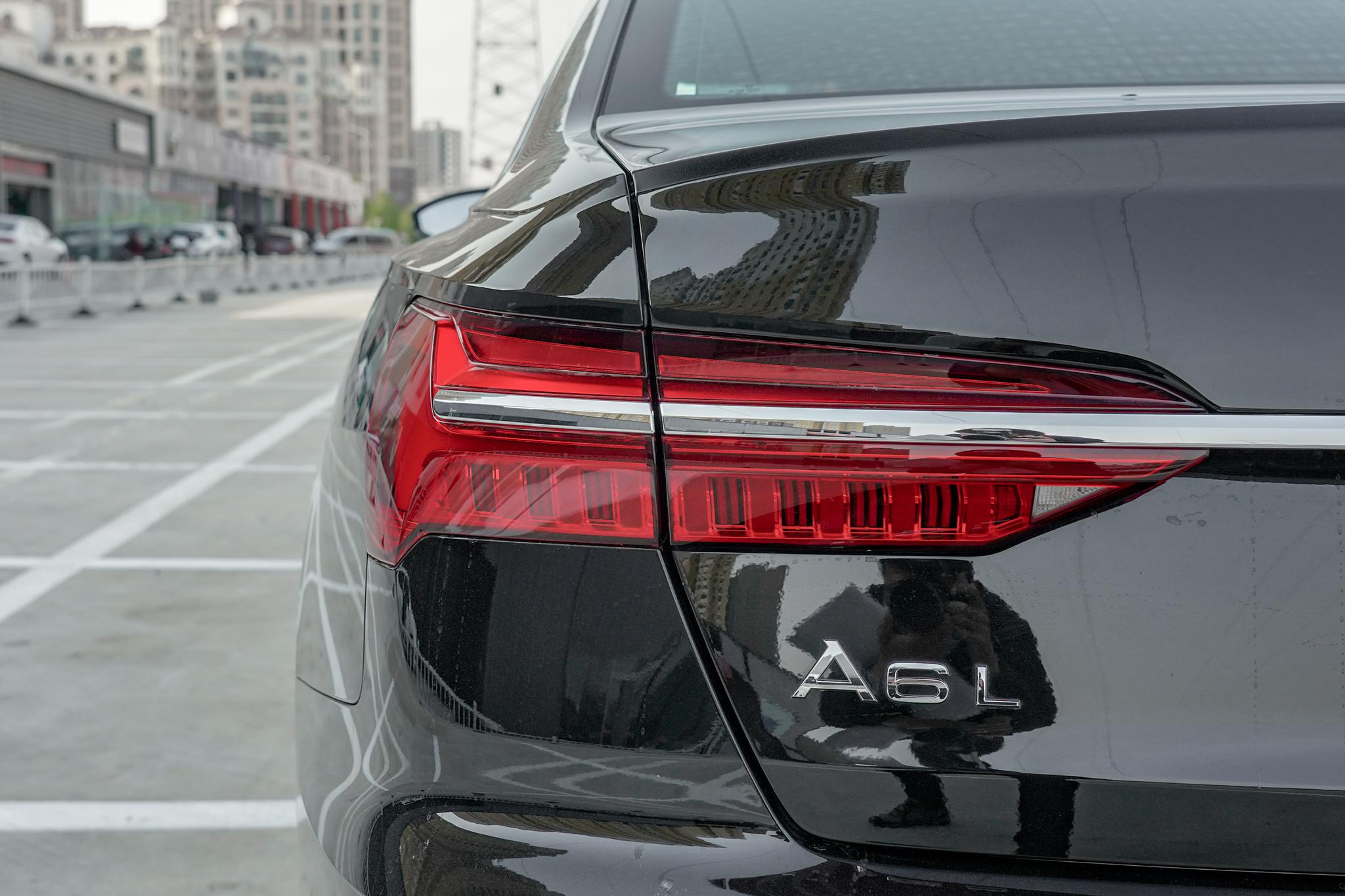 成功人士的商务座驾 3.0T V6发动机 新奥迪A6L点评