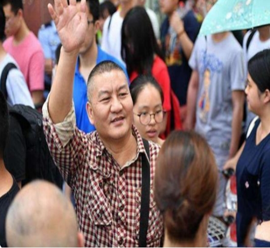 ​高考钉子户，54岁大叔高考25次，年入百万就想圆梦川大