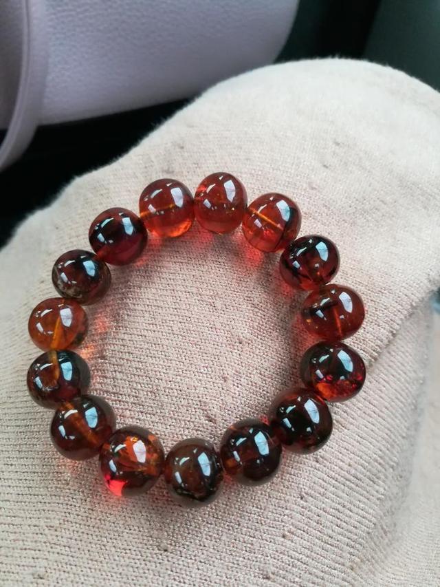 不同产区的琥珀蜜蜡,真的有区别吗?这5个产区,有啥区别?