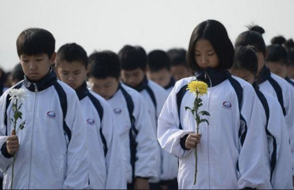 烈士子女高考享有加分政策，家长们争议大，女孩表示宁愿不要加分