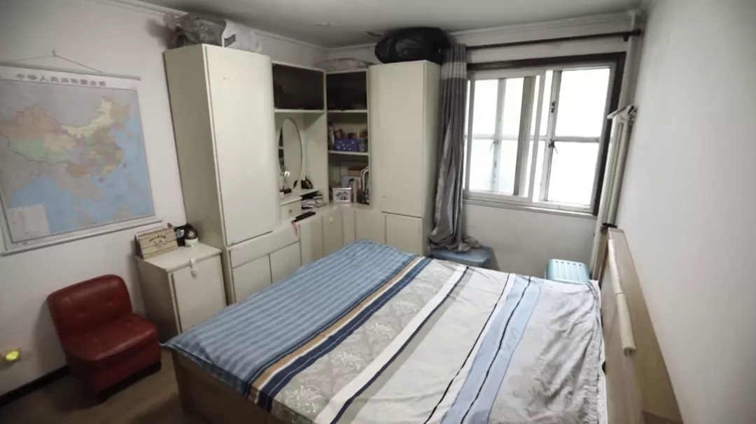 这房子暗得我看不下去了！改造之后变八口阳光之家