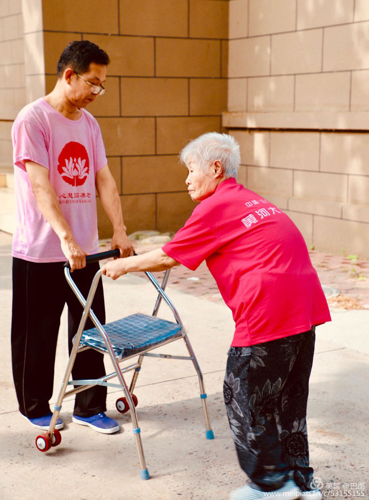 10月7日重阳节，十几首诗词100幅照片，致敬天下老年人