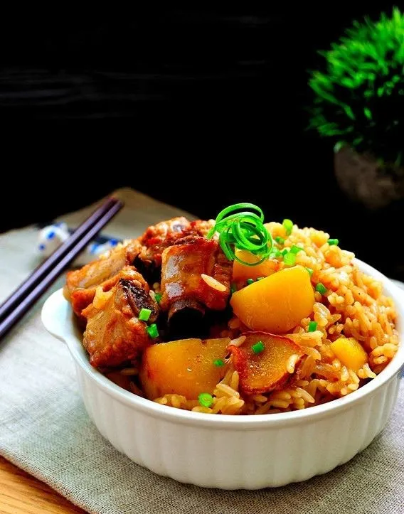 电饭煲美食菜谱大全（16道必备的电饭煲食谱）