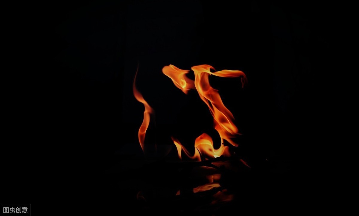 静静等待突然一天的爆发冒似每天的身体里都有个不曾熄灭的火苗会干出