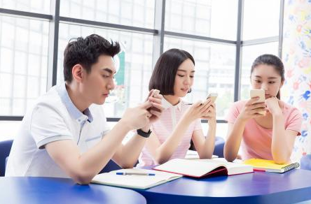 大学食堂“WiFi密码”火了，能连上的都是学霸，学渣看后一脸懵