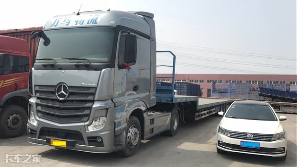 5m大板掛車漸漸退出歷史舞臺,但是新款奔馳actros-mp4卡車在中國的