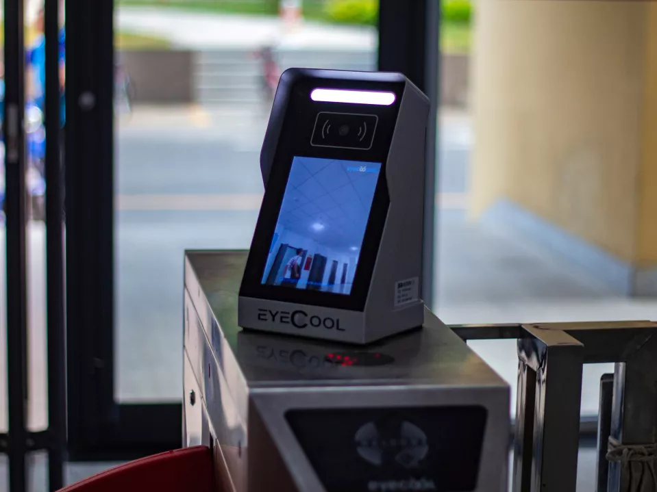 山东“超大”高校：占地8000余亩，坐拥8大校区、30个食堂，京沪高铁直通！