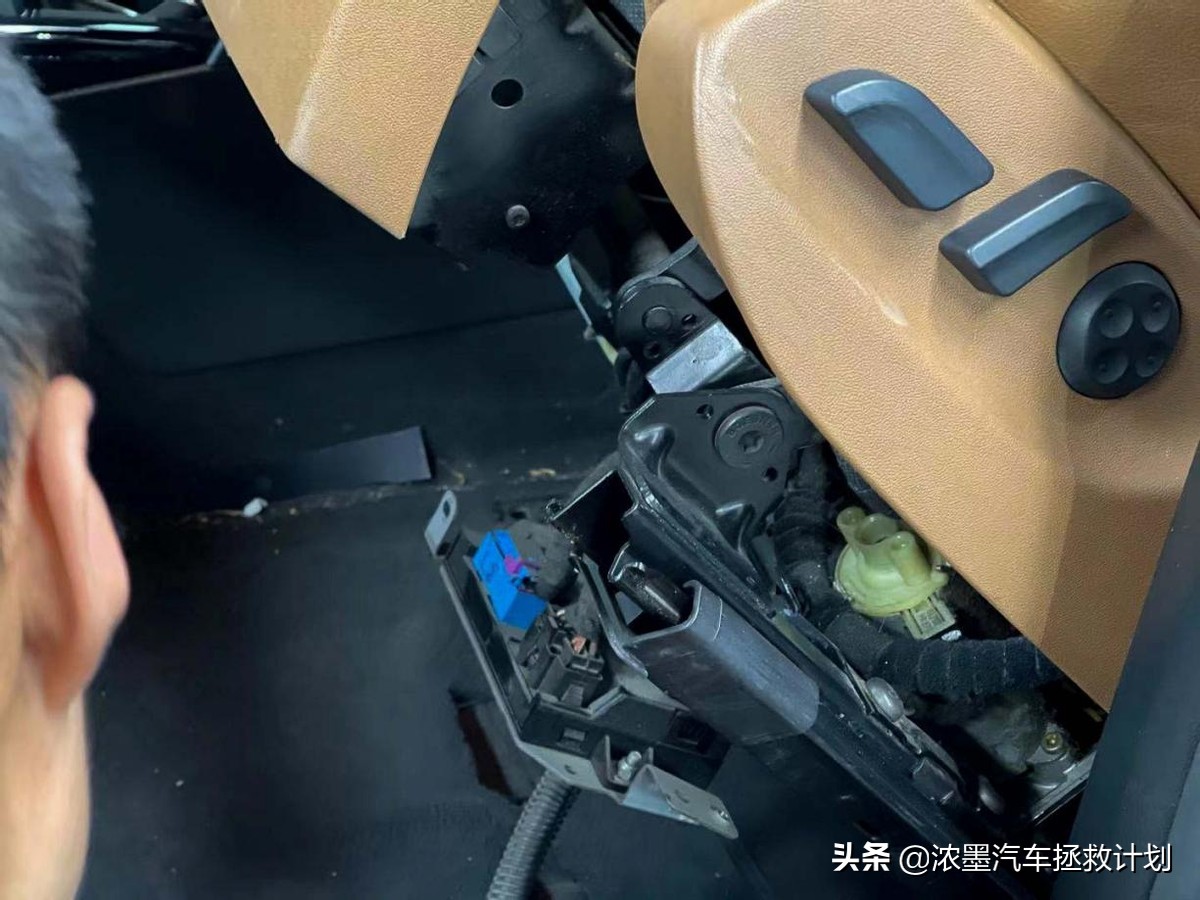「志在千里」自用奥迪A6武装RS6内饰，带你领略溢出屏幕的震撼感