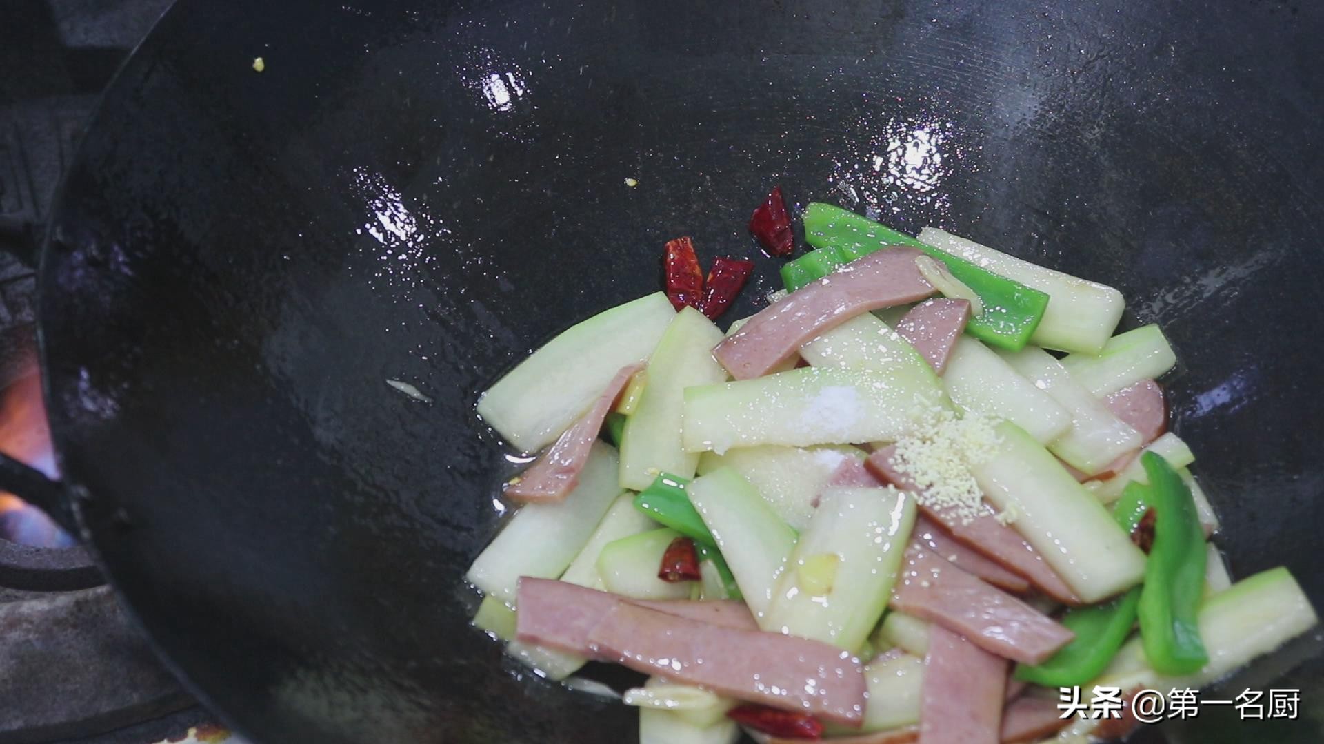 冬瓜怎样做才好吃？试试和这道食材搭配，做法简单，下饭特别棒