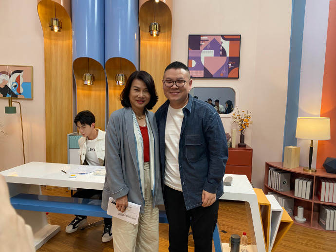 初中生14岁当保安，15岁做服务员，遇郭德纲挣10亿票房