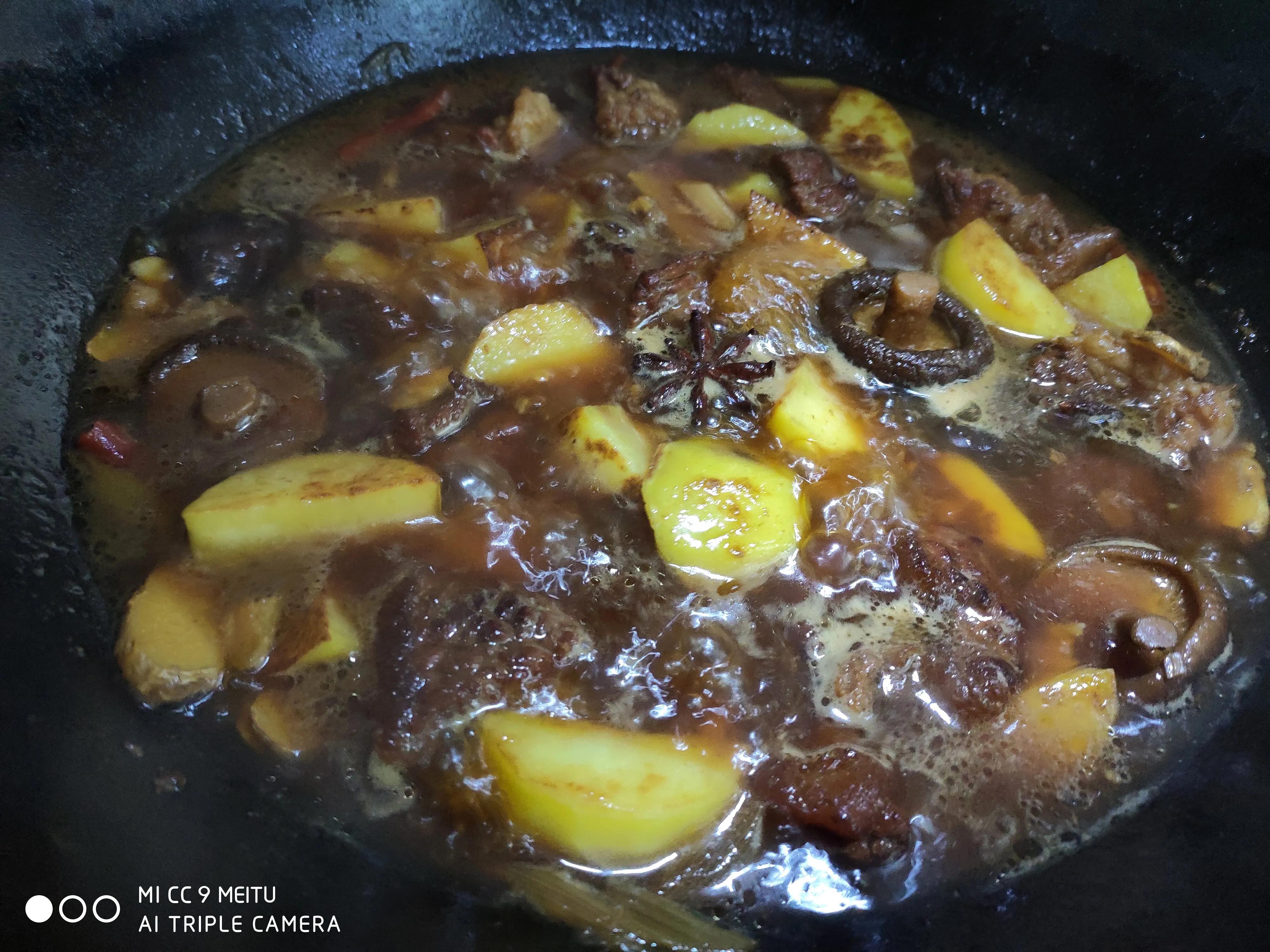传统名菜红烧牛肉软烂鲜香、汤汁醇厚，教你咋做入味，年夜饭必备