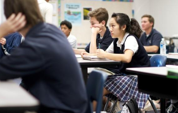 高中学霸被名校提前录取，获240万奖励，可众人担心起另外的问题