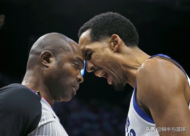 为什么nba拿球砸裁判不犯规(想打裁判的球员不少，但他是唯一一个动手的，他受到什么处罚？)