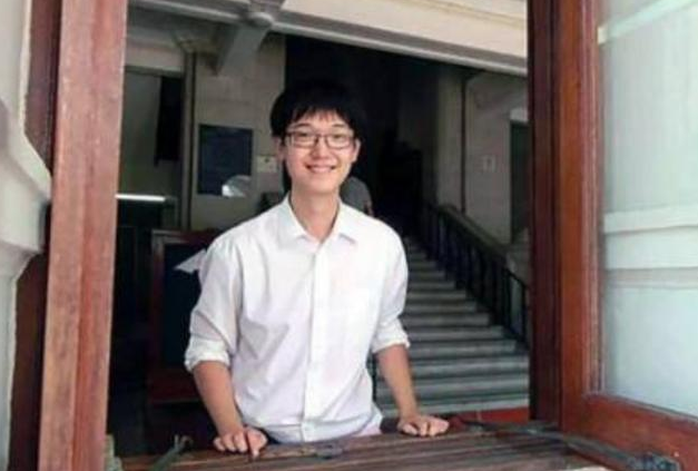 北京理科状元高考703分，却遭11所美国大学拒绝，毕业后感谢拒绝