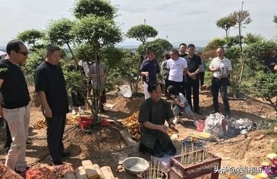 农村下葬后要做百日祭和周年祭，可提前不可延后，3个细节需注意