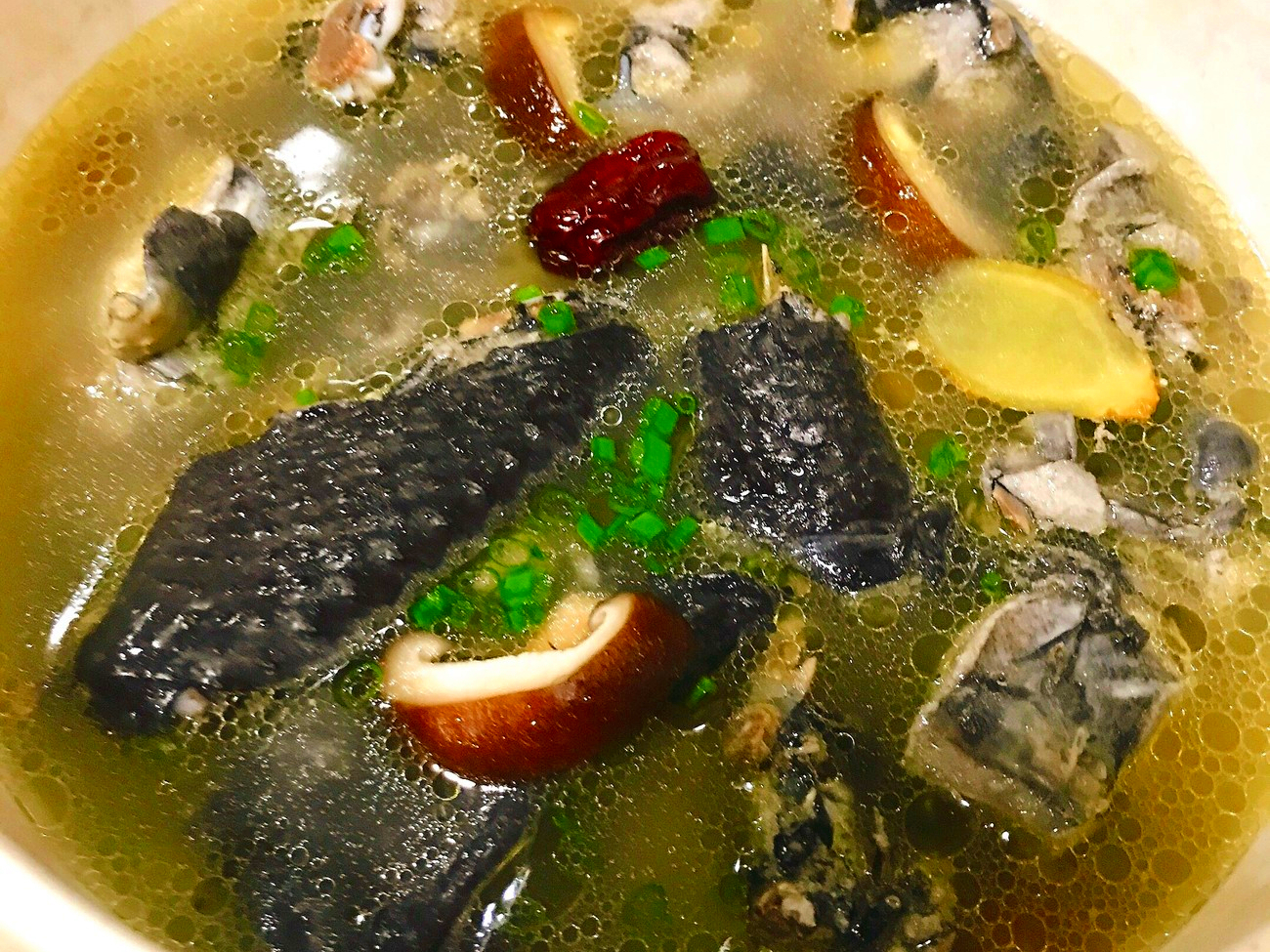 乌骨鸡怎么做最好吃(做鸡汤牢记2放3不放鸡汤鲜美)