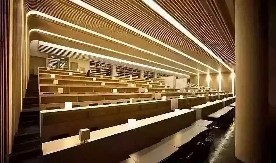 让学渣都“以身相许”的13个大学图书馆，这舒服，这惬意，不走了