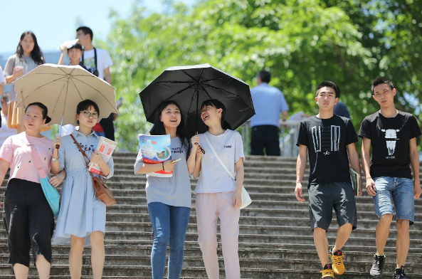 资深高考专家预测：2021本科录取分数线将下降，400分可读本科