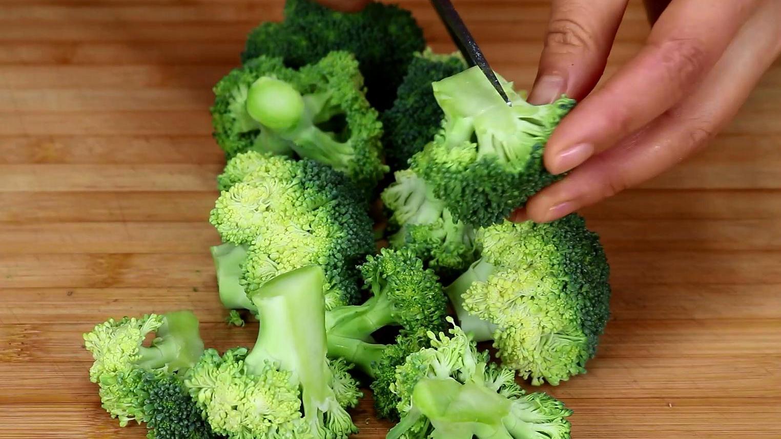 一定多吃西兰花(一定多吃西兰花英语)