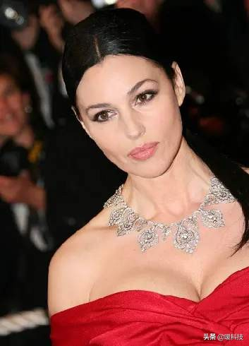 莫妮卡（Monica Bellucci）的美容健康习惯和瘦身保养经验