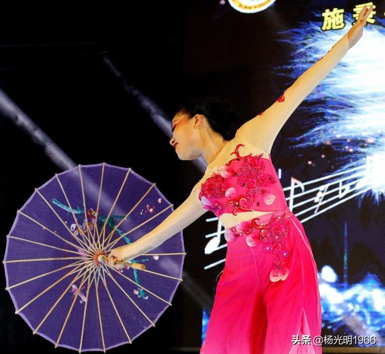 施秉一中：唱响青春   舞动人生