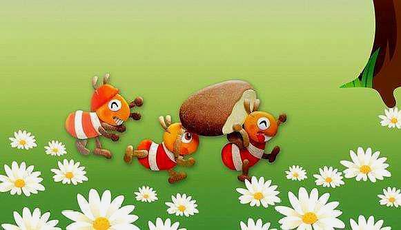 团结友爱的小蚂蚁