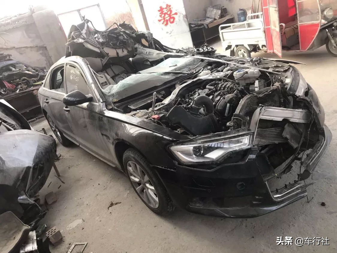 多少钱收购划算？奥迪A6L 2.0T前脸事故，车顶被掀翻！
