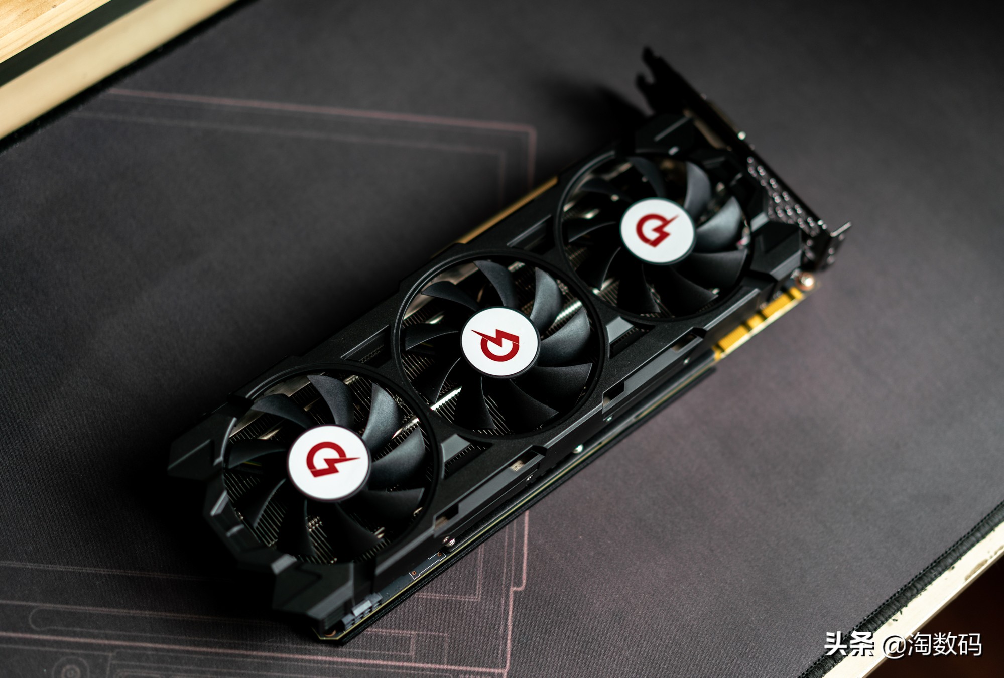 头铁入手￥1799的GTX1080显卡，先拆再测保平安，还一年保修